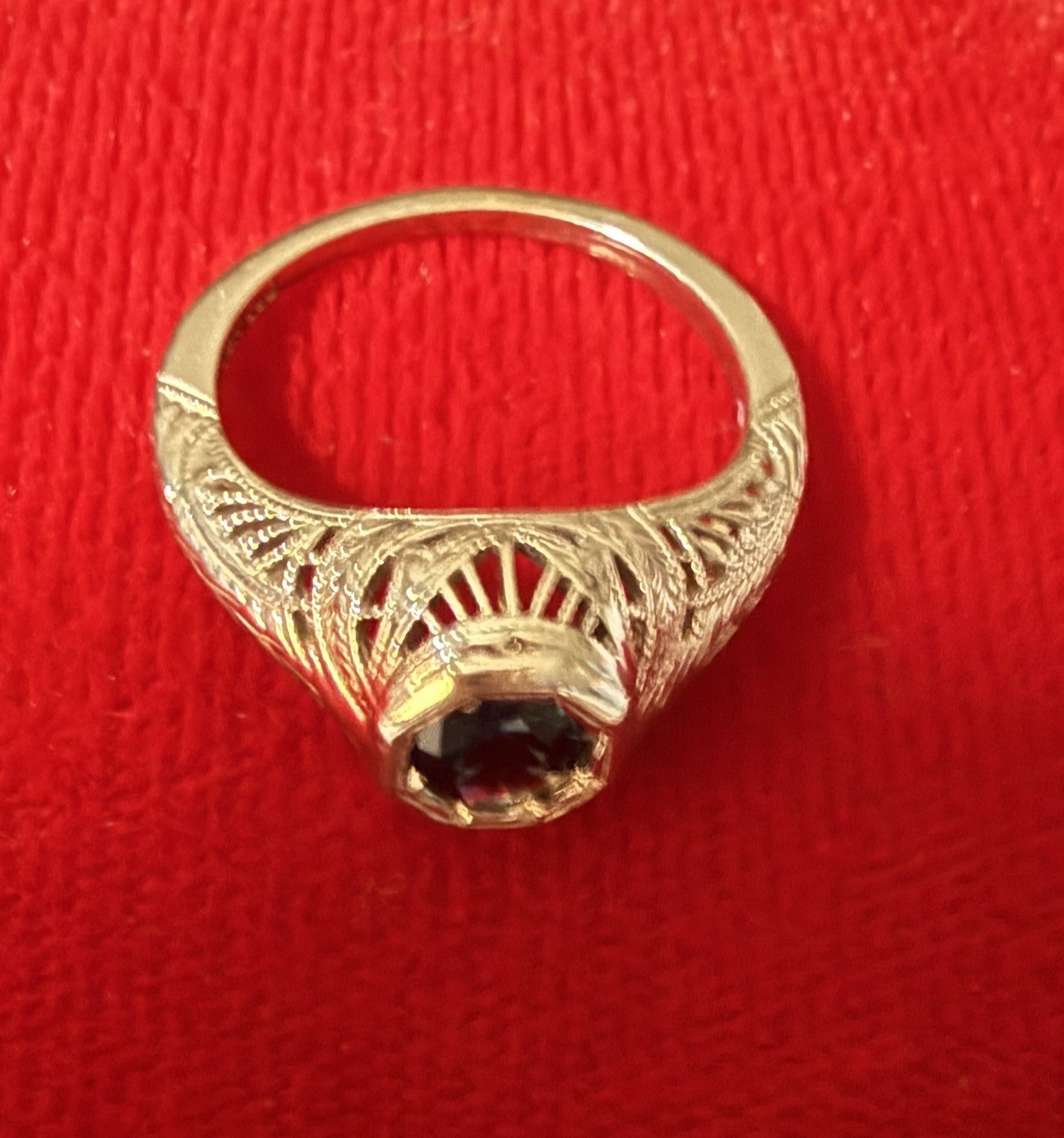 Vintage Art Deco 14k White Gold Blue Sapphire Filigree Ring, 2.64g