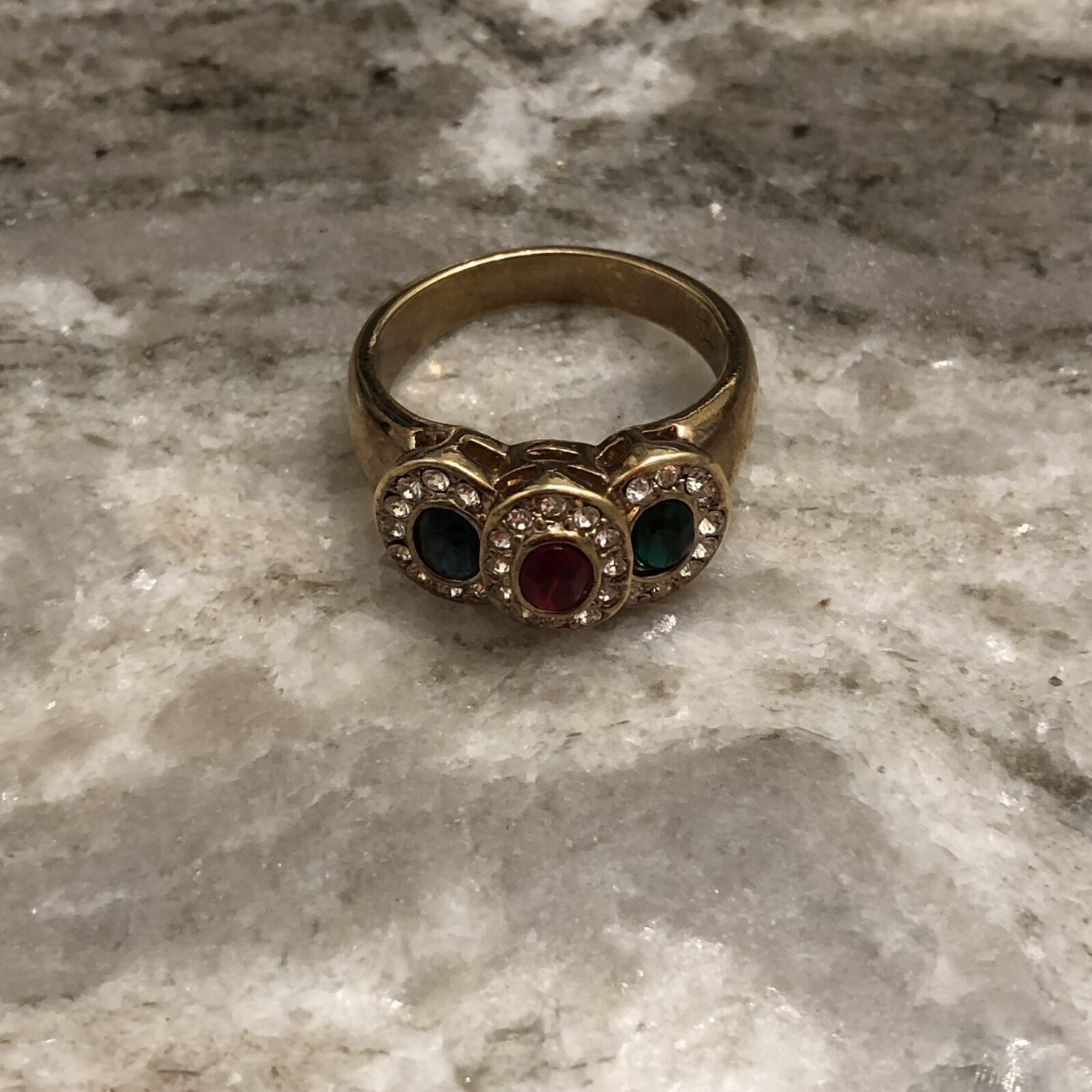 Vtg Gold Tone Oval Red, Green, Blue, & Clear Pave Rhinestones Ring