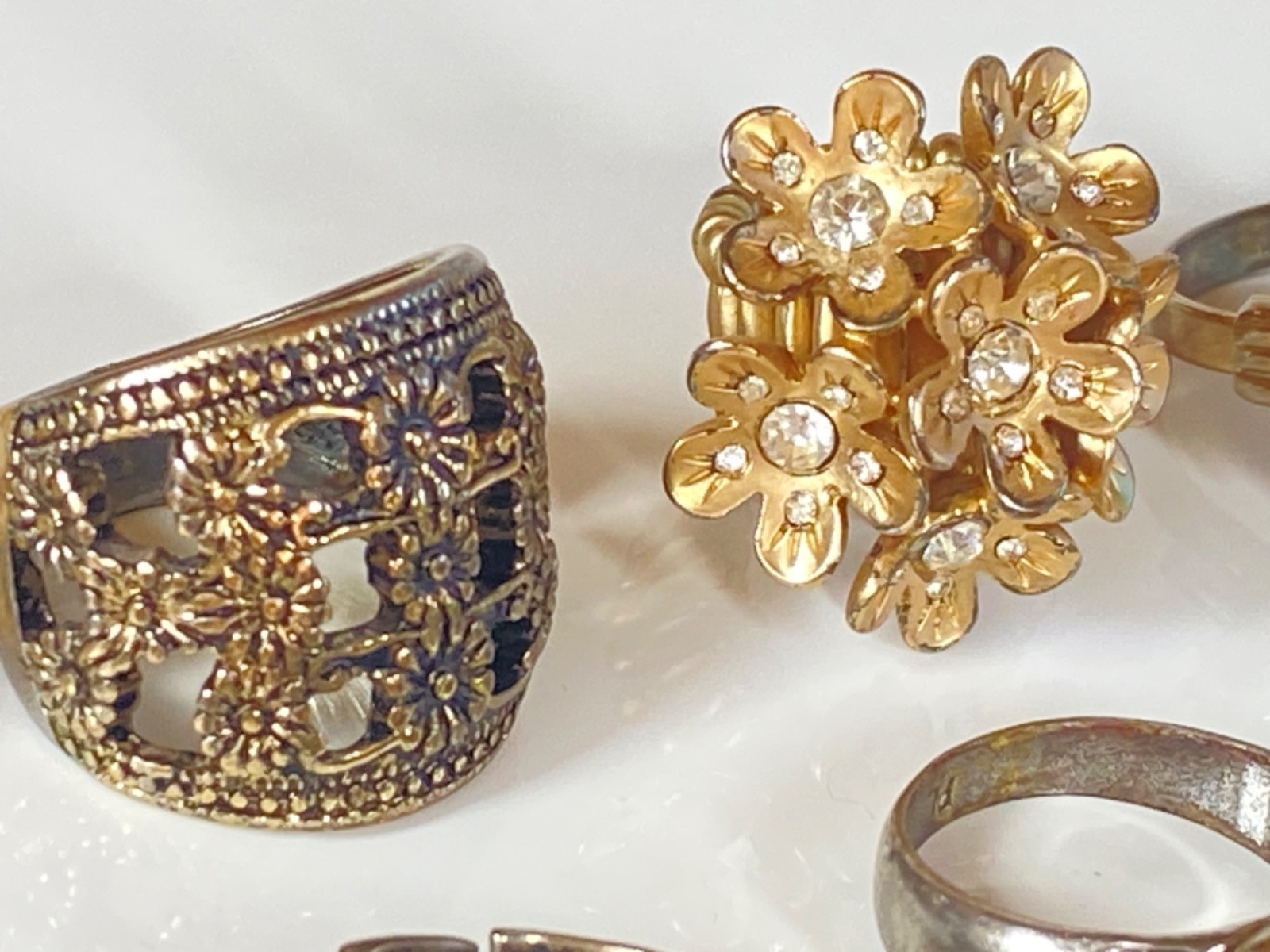 HUGE LOT OF 21 Rings Various Styles Sizes Mexico, 18K GE, PL, etc. NO STERLING