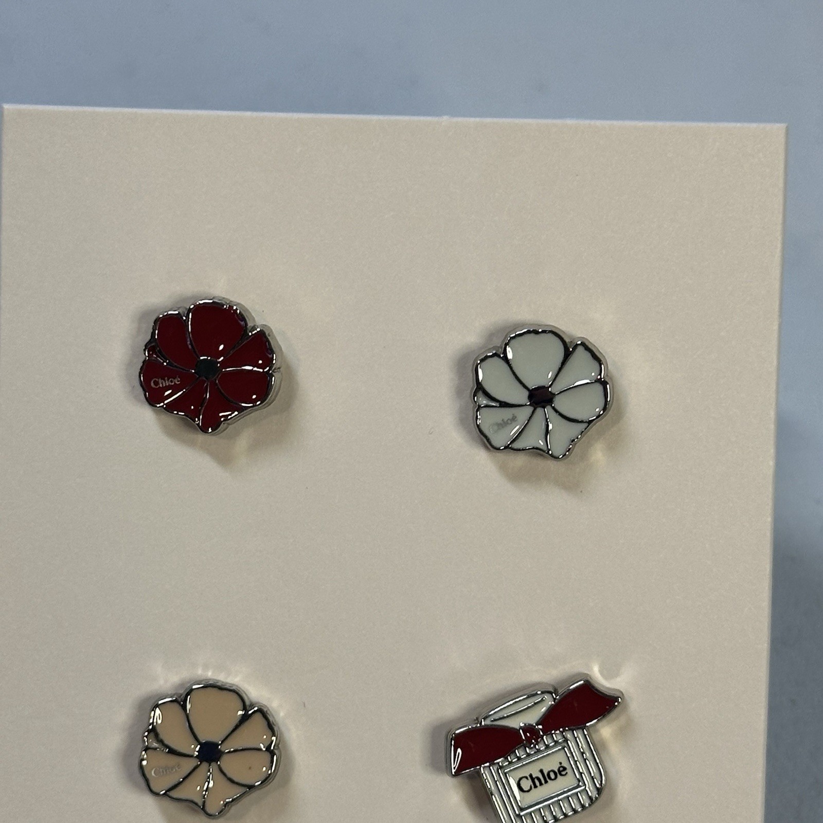 Chloe Limited Pin Badge Set of 4 Brooch Pins Chloe Parfum Flowers New Sealed