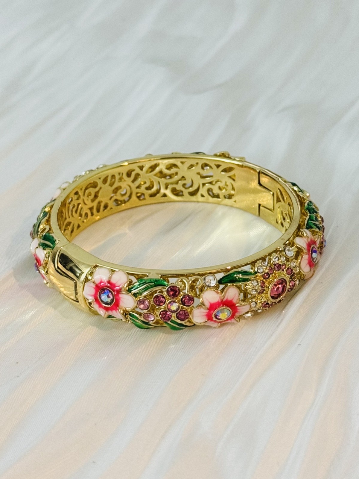 20 pcs Vintage Assortment Bangle Bracelets Brand New