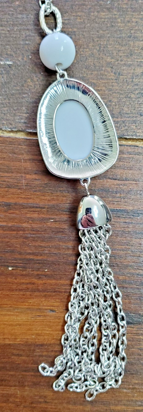 JCP Pendant White Silvertone Tassel 34″ Chain Metal Plastic Adjustable Fashion