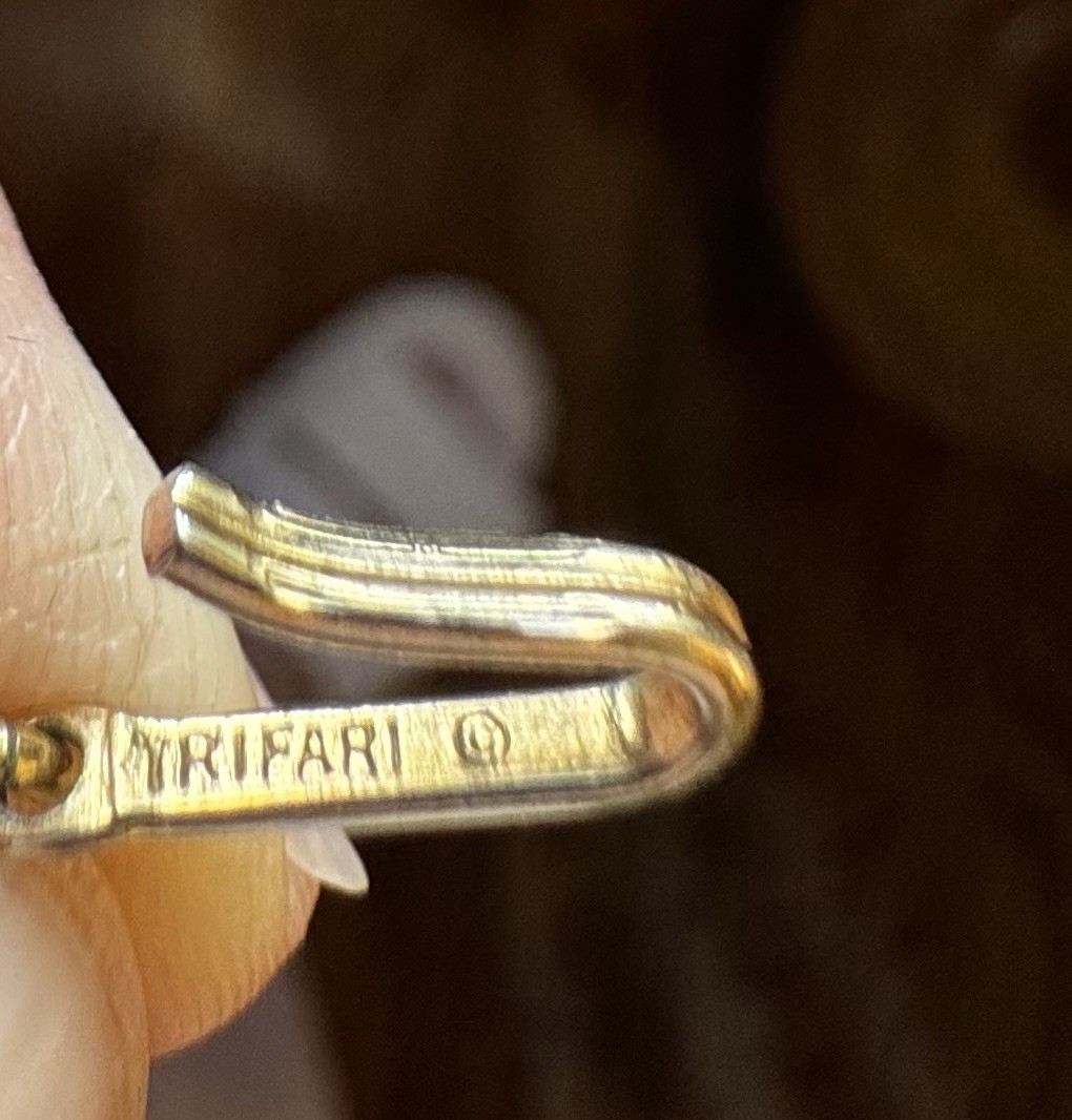 VTG Signed Trifari Gold Tone Faux Pearl Baguette Rhinestone Choker Necklace