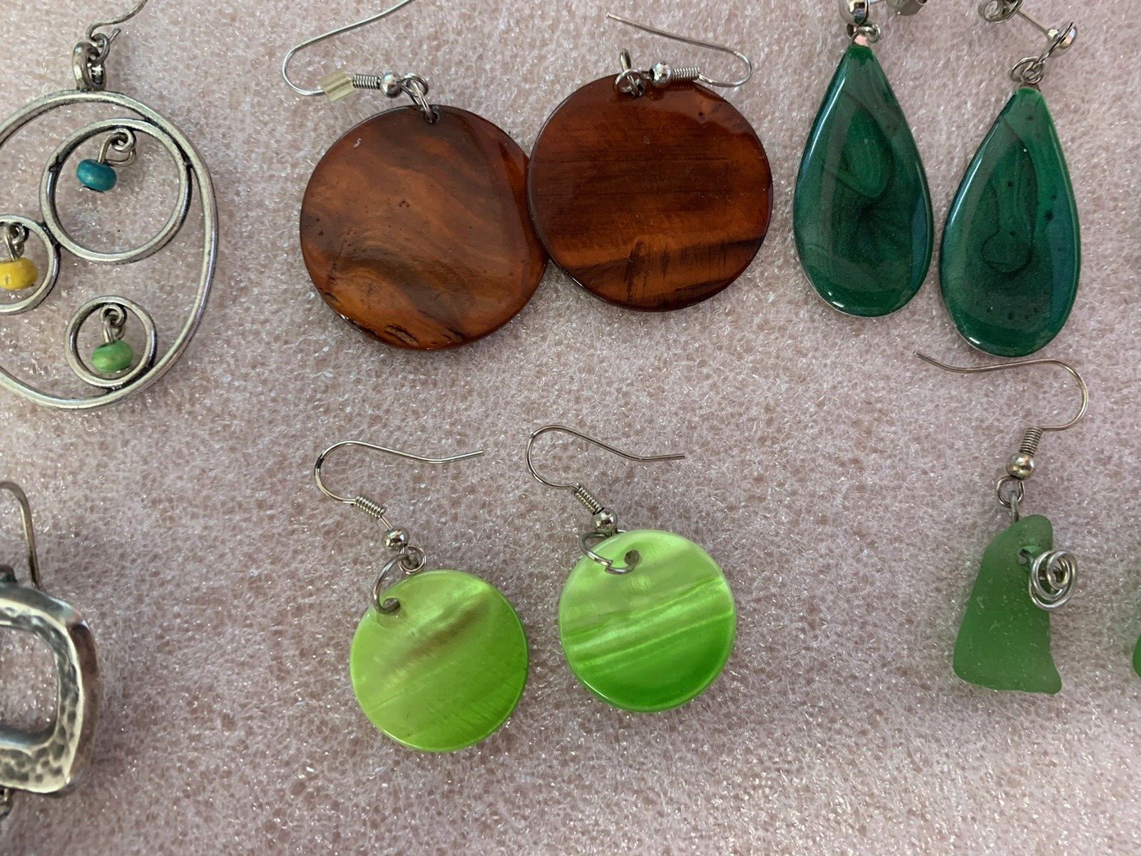 8 Pair Earrings Great Assortment Beads Dangles Dressy Casual