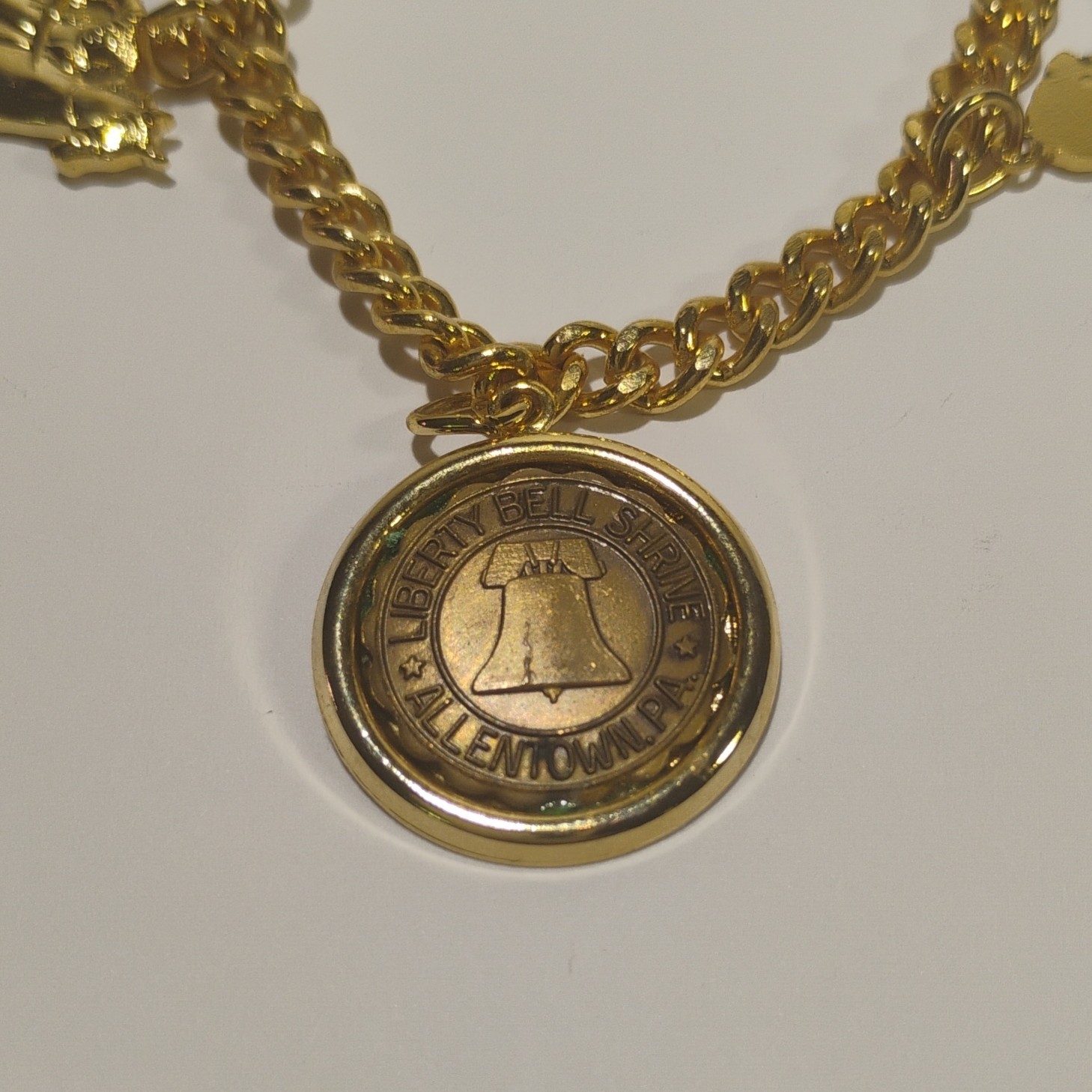 Gold Tone Curb Link Charm Bracelet Liberty Bell Patriotic 5.5 inch Small Wrist