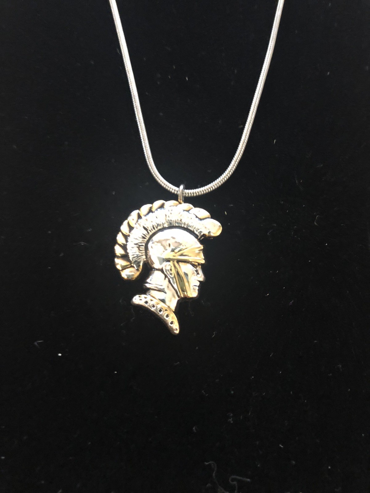 SPARTAN/ TROJAN HELMET PENDANT WITH SILVER TONE CHAIN 18″ + 2.5″ EXTENDER