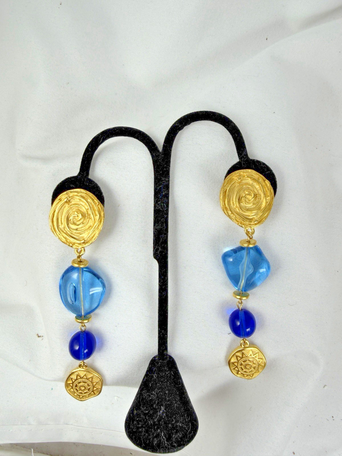 Norma Jean Unsigned Earrings High End Gold Tone Shades of Blue Dangle Drop