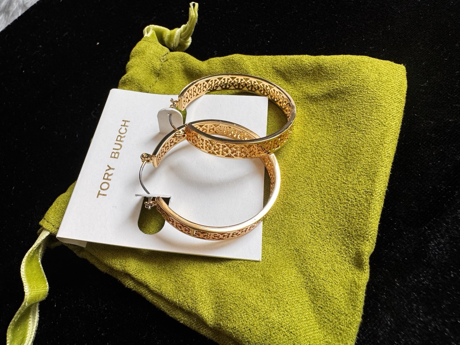 Tory Burch Gold Tone Patterned Hoop Earrings Large Logo Chic