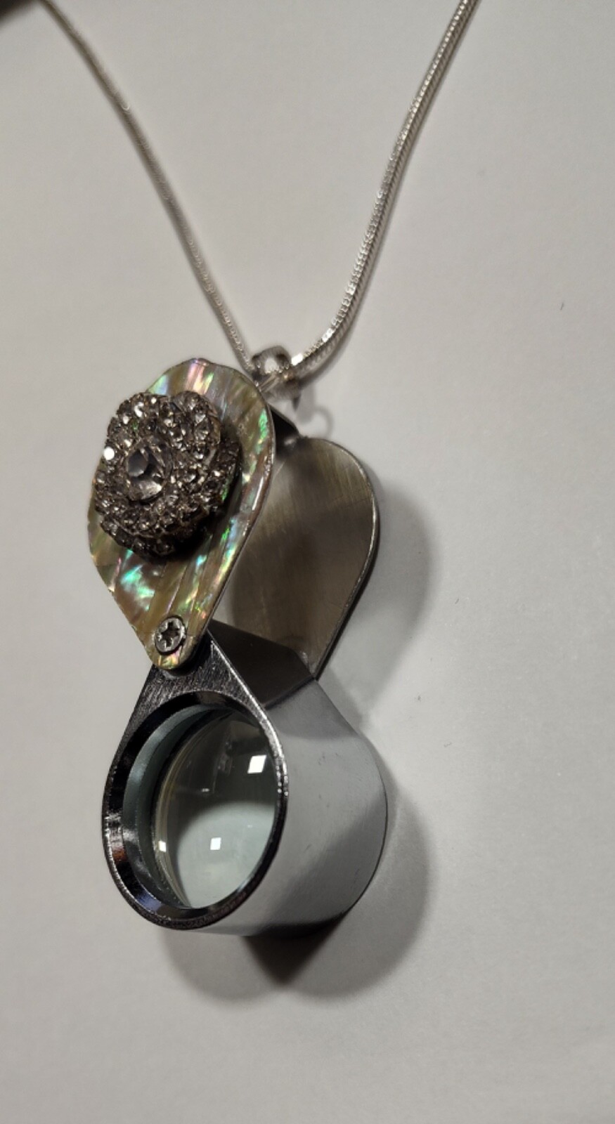 Magnifying Glass Swirly Rhinestone MOP Loupe Pendant Necklace 20x Strong
