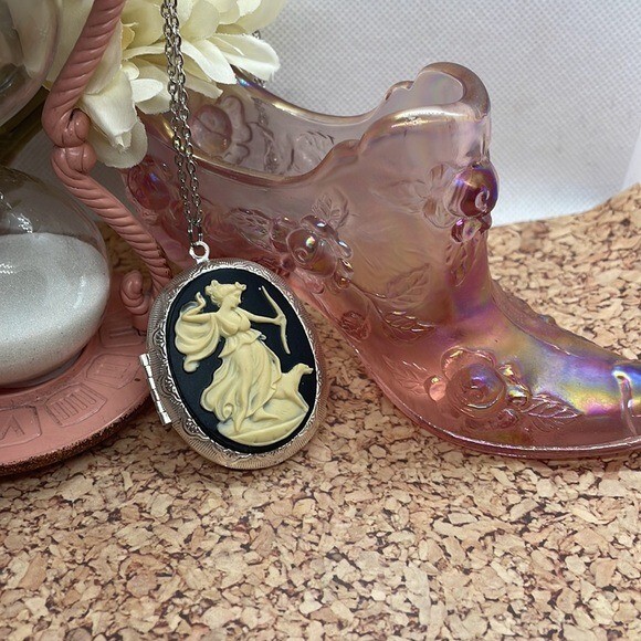 Anniversary gift birthday Aphrodite Roman  ARTEMIS Locket Necklace Chariot