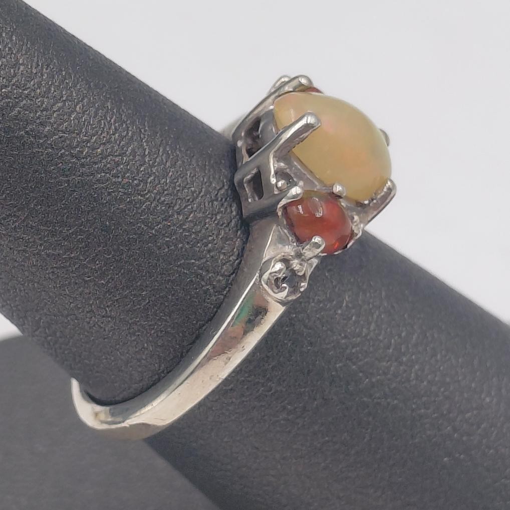 Synthetic Opal Lady’s Silver & Stone Ring 925 Silver 1.5dwt Size:6 (B06008830)