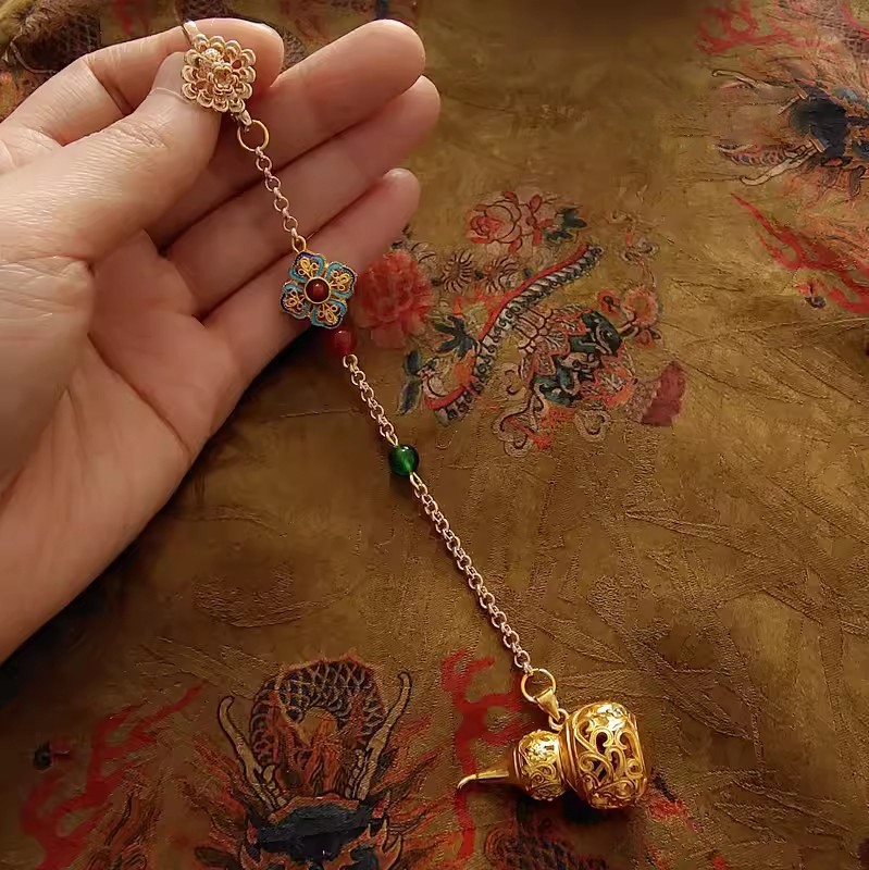 Fu Lu Chinese Gourd Sachet Qipao Waist Clip| Openable Chinese Fragrant Pendant