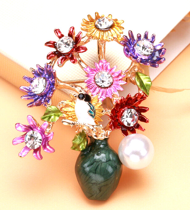Summer Time RAINBOW Flowers VASE Bouquet BIRD Rhinestone Necklace Pendant Brooch