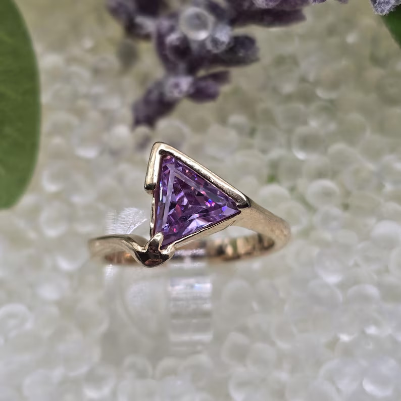 Park Lane TRILLION CUT RING – Gold & PURPLE – Rare – Size 8 – Sparkling!