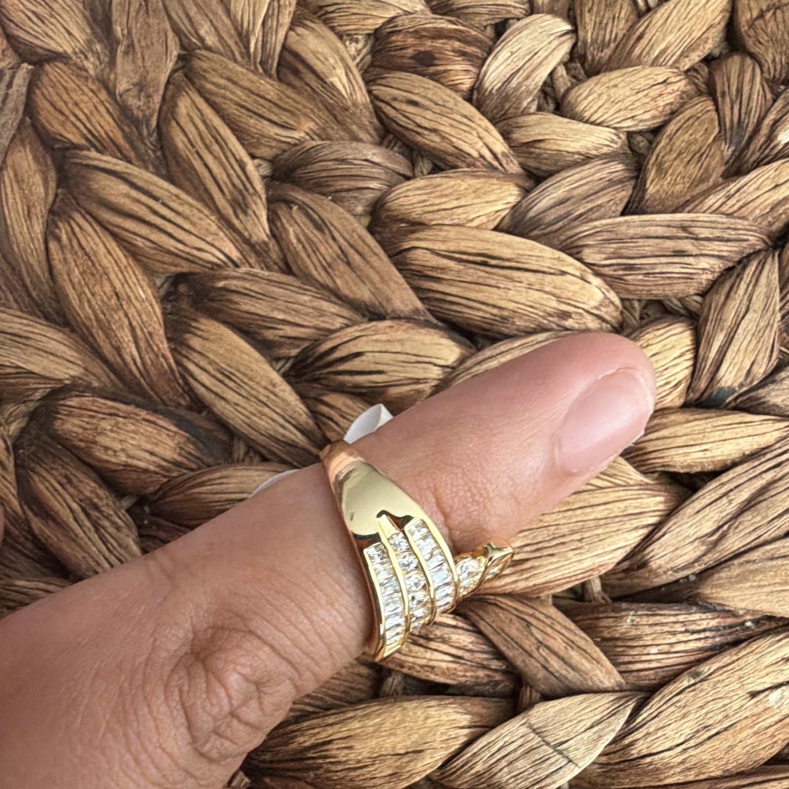 Power Curves Gold Plated CZ Band Ring Simulated White Round Stone Sz 8 RG99184