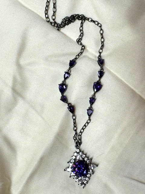 Bomb Party Under Her Rule Set Necklace Earrings Reign Villain 2024 RBP7652 RBP76