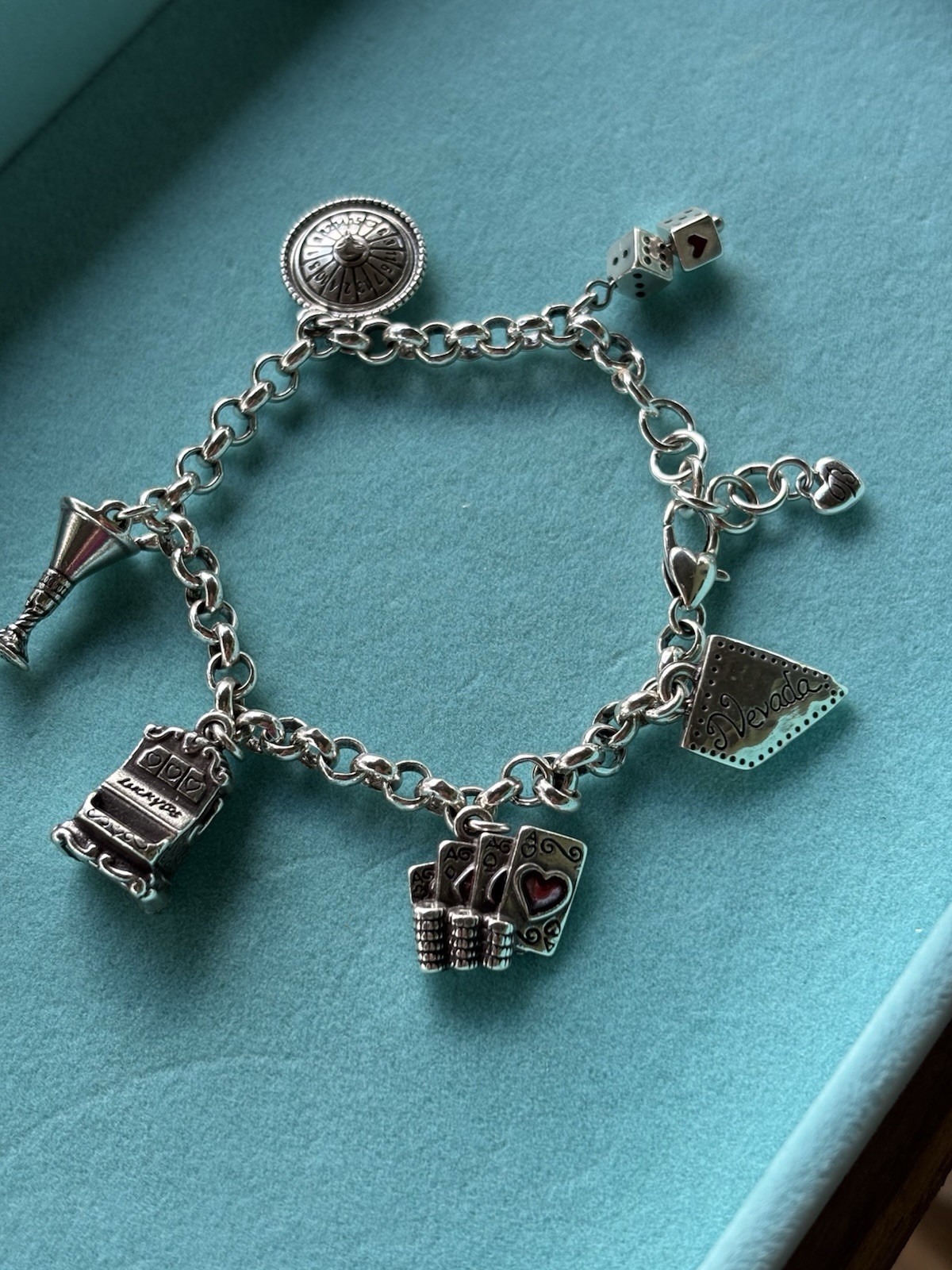 7396 Brighton Nevada Las Vegas Charm Bracelet Casino Cards Dice Retired 7.5″