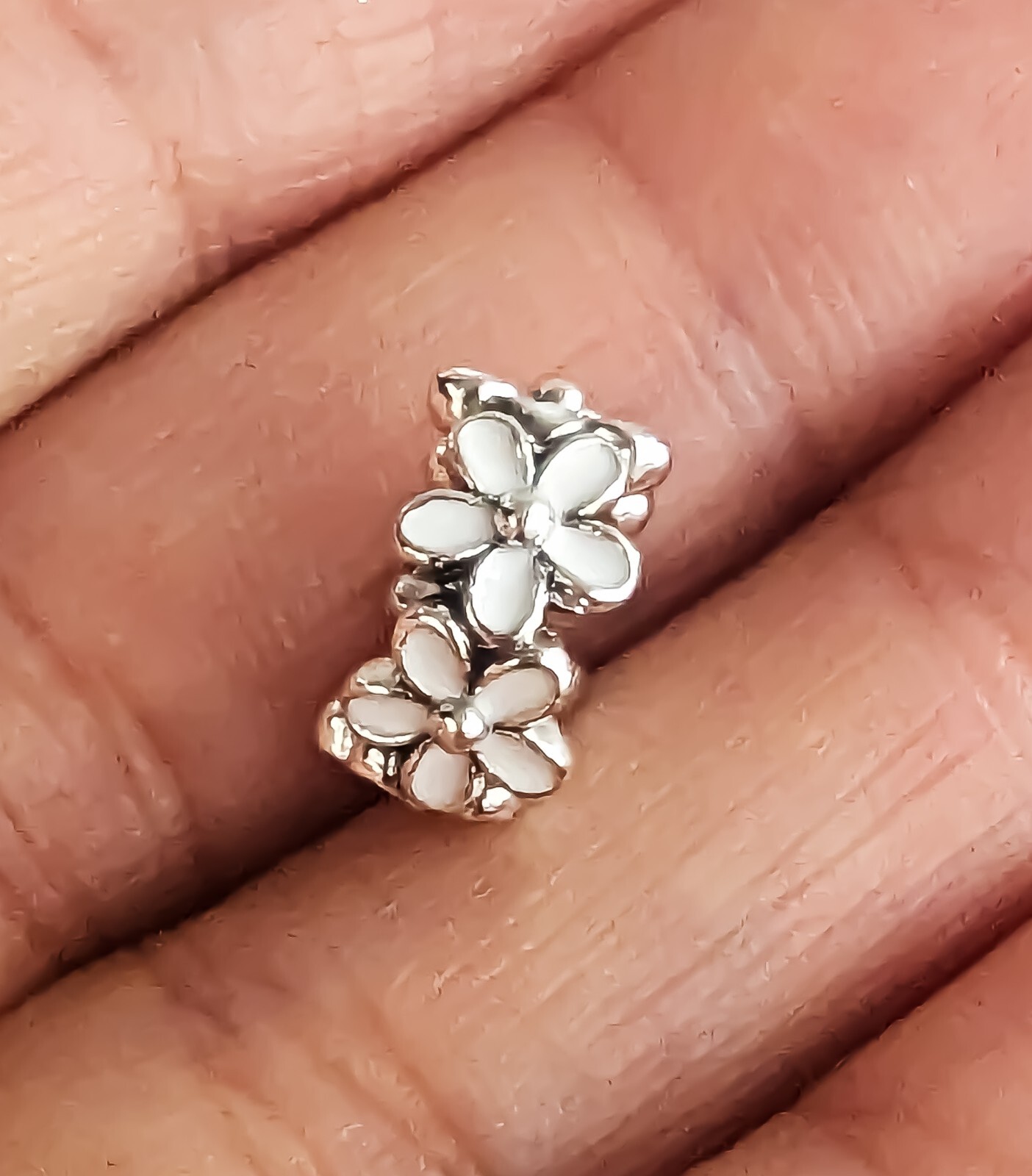 New 100% Original PANDORA Brand 791495EN12 White Daisy Flower Spacer Charm