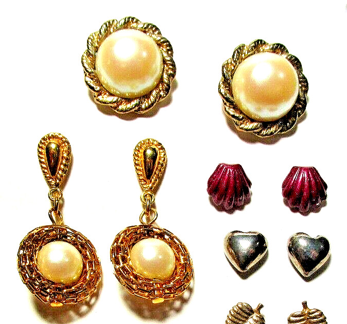 Lot of Women’s 8 Pair Vintage Gold Tone Stud Pierced Earrings – (#2779)