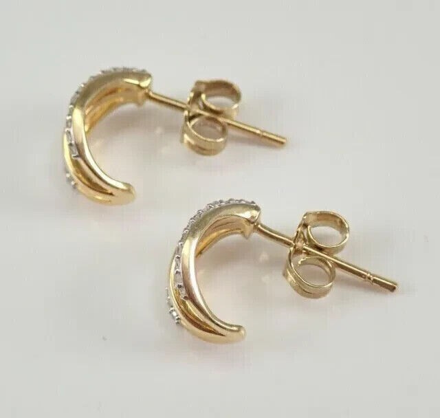 1 Ct Round Cut Simulated Diamond Women’s Stud Earrings In 14K Yellow Gold plated