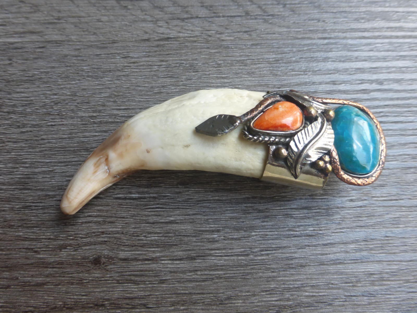 Vintage Tusk Pendant – Silver – Peruvian Artwork – Spondylus- Chrysocolla Stone
