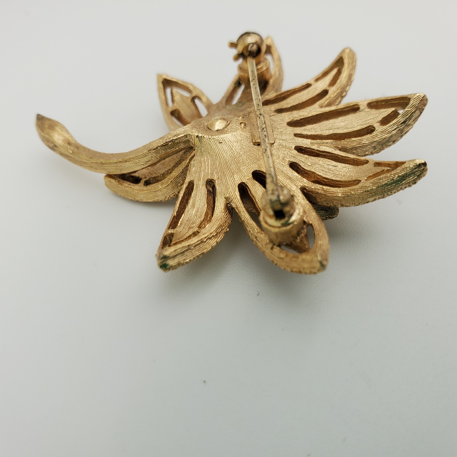 Avon Signed Gold Tone Textured Flower Brooch Pin, Metal, No Stone