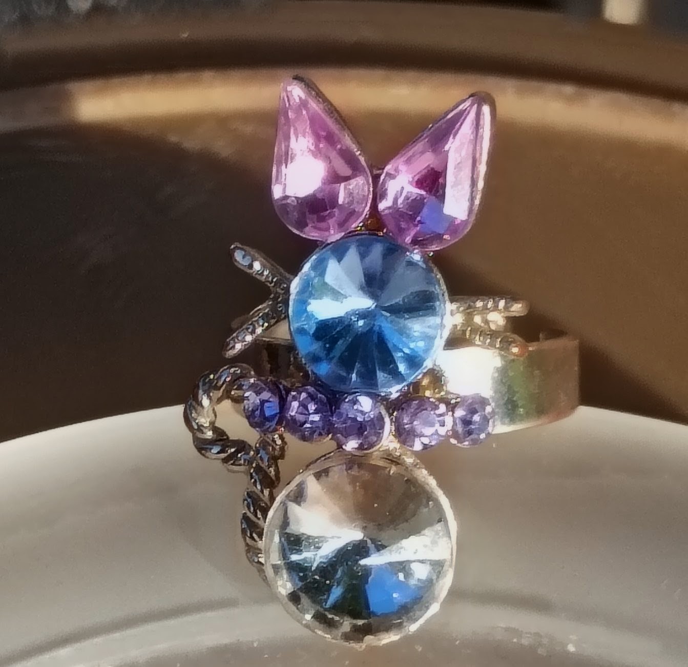 A Cat Ring the head & body is made w/2 Rivoli Cut Stones Adjustable in Size 7-9