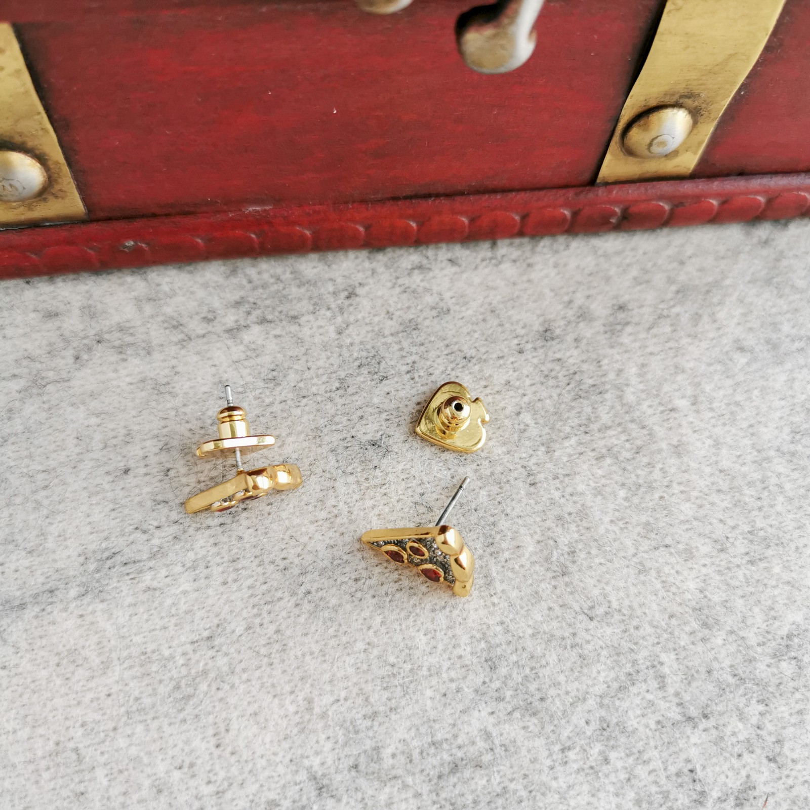 Kate Spade Pizza My Heart Stud Earrings – Gold & Multicolor