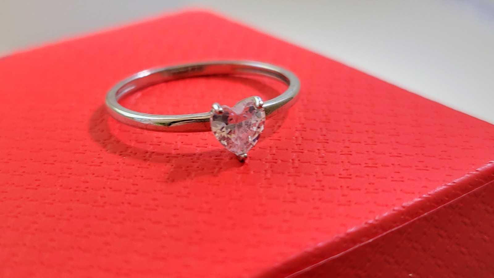 Woman’s 925 Sterling Silver Heart Cubic Zirconia Ring Size 5 US