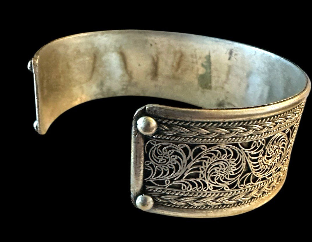 Nepal Tibetan Om Mani Padme Hum Cuff Bracelet Silver Tone Brass