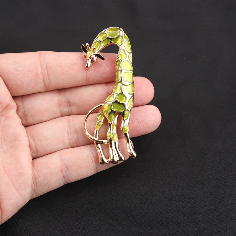 Women Men Unisex Giraffe Lover Brooch Fashion Animal Pins Badge Jewelry