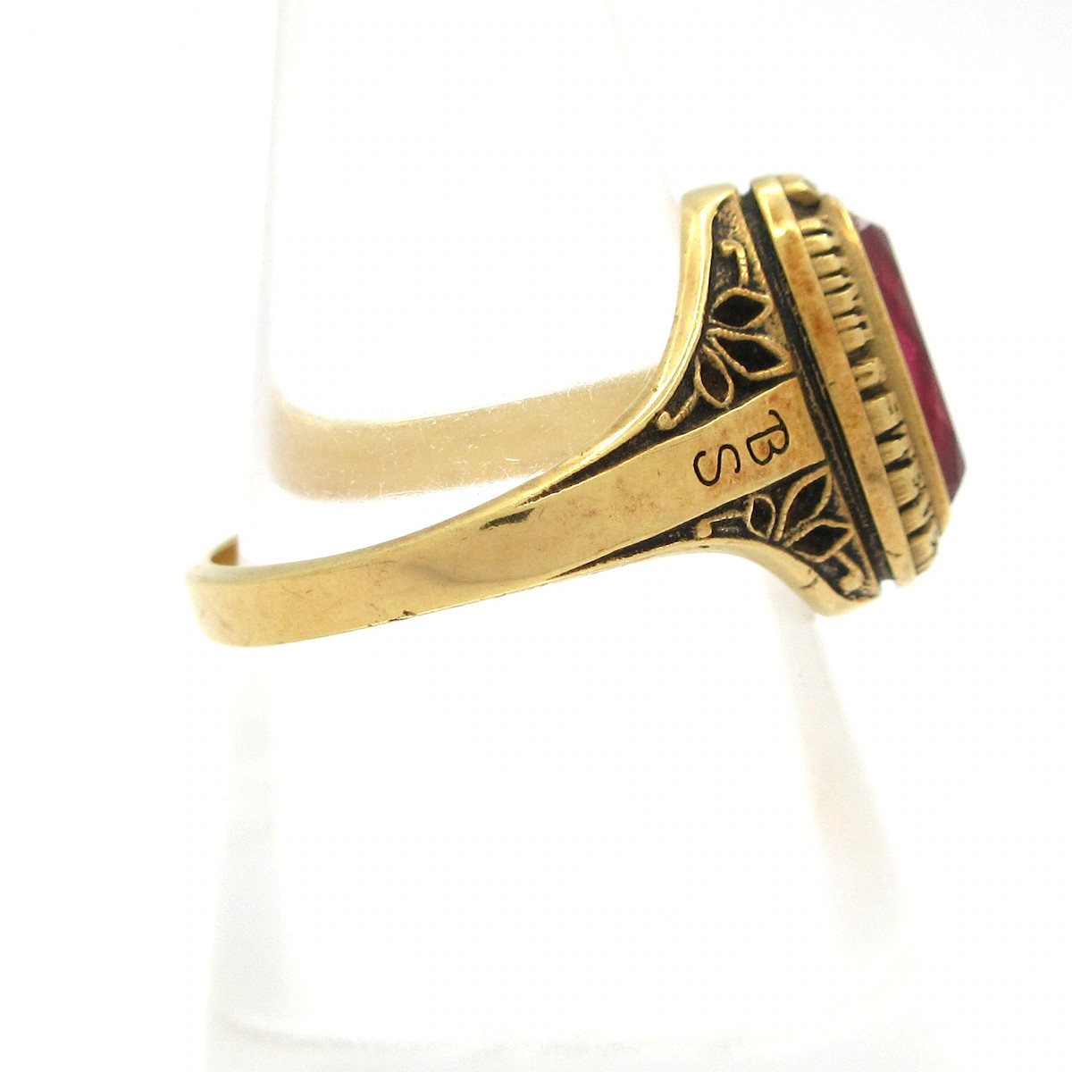 Jostens 18KYG Red Color Stone Ring #6 1/4