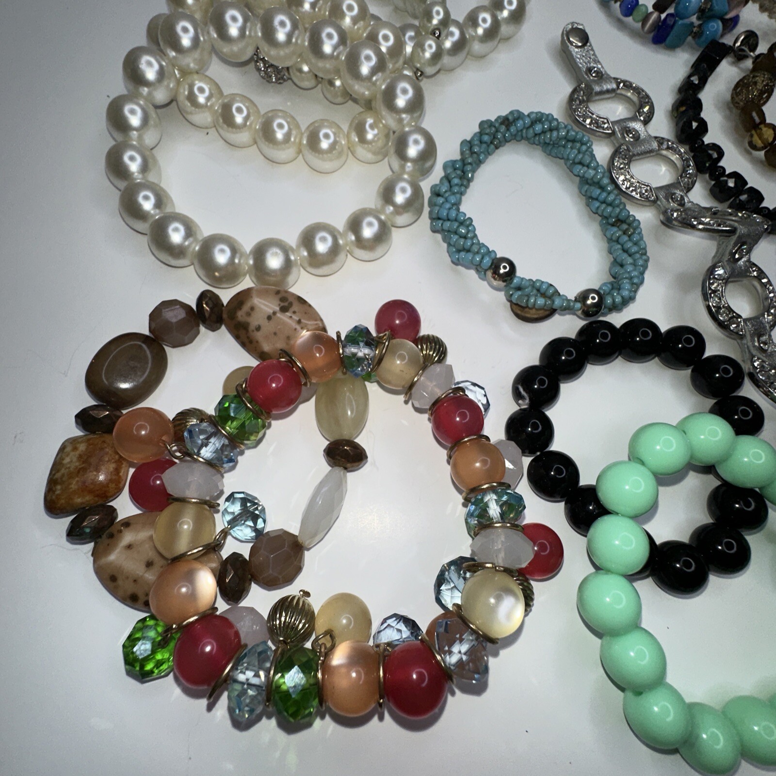 HUGE LOT Beaded Bracelets Links Strand Stretch Multi Color Gold Silver Mixed 21