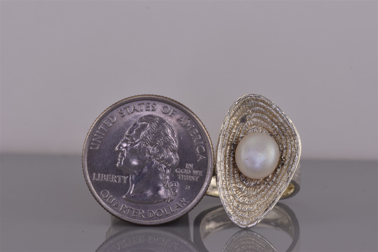 Sterling Silver 25mm Nestled Pearl Clam Shell Band Ring 925 Sz: 7