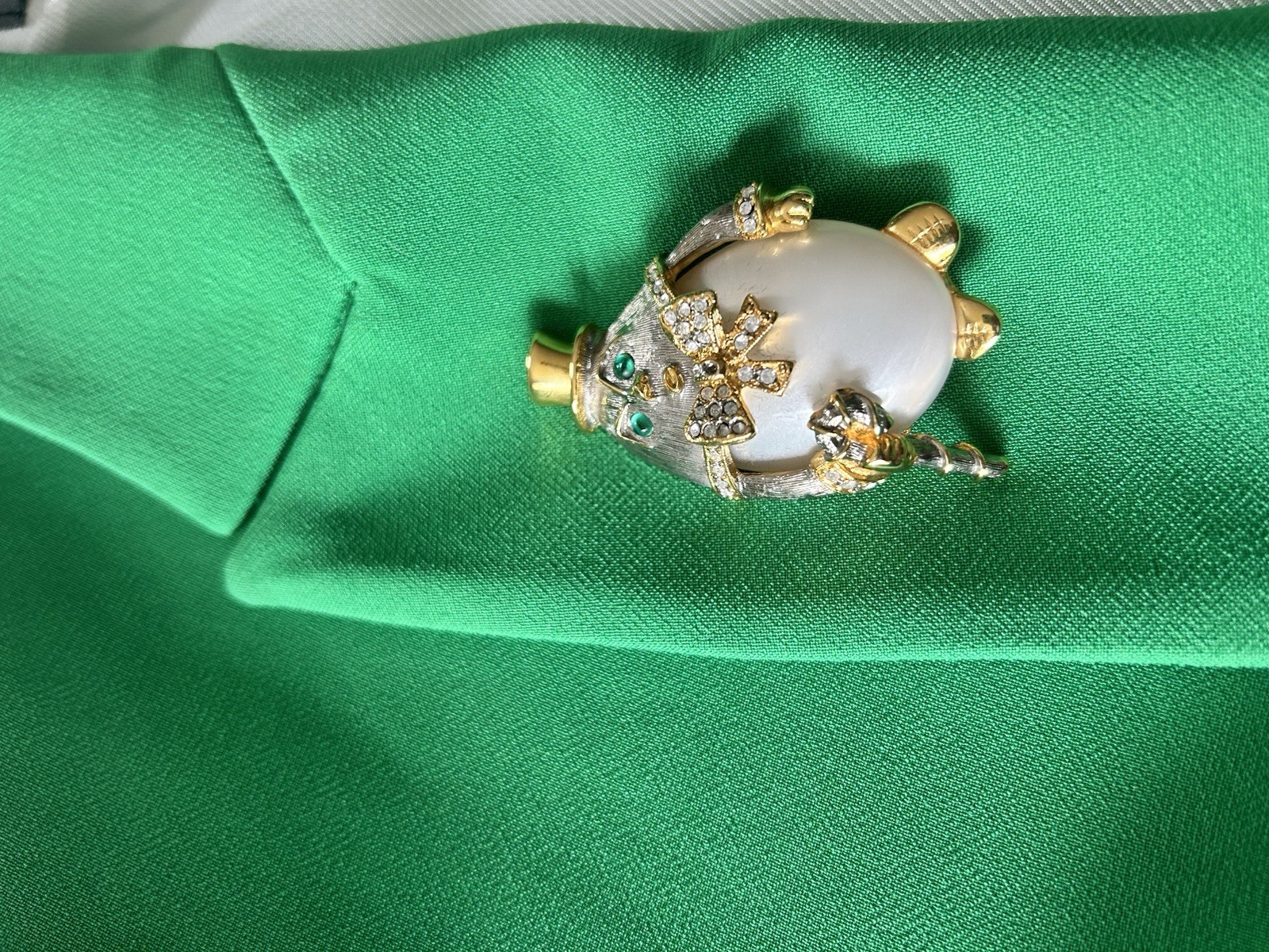 KJL Penguin Brooch Pin Gold Tone