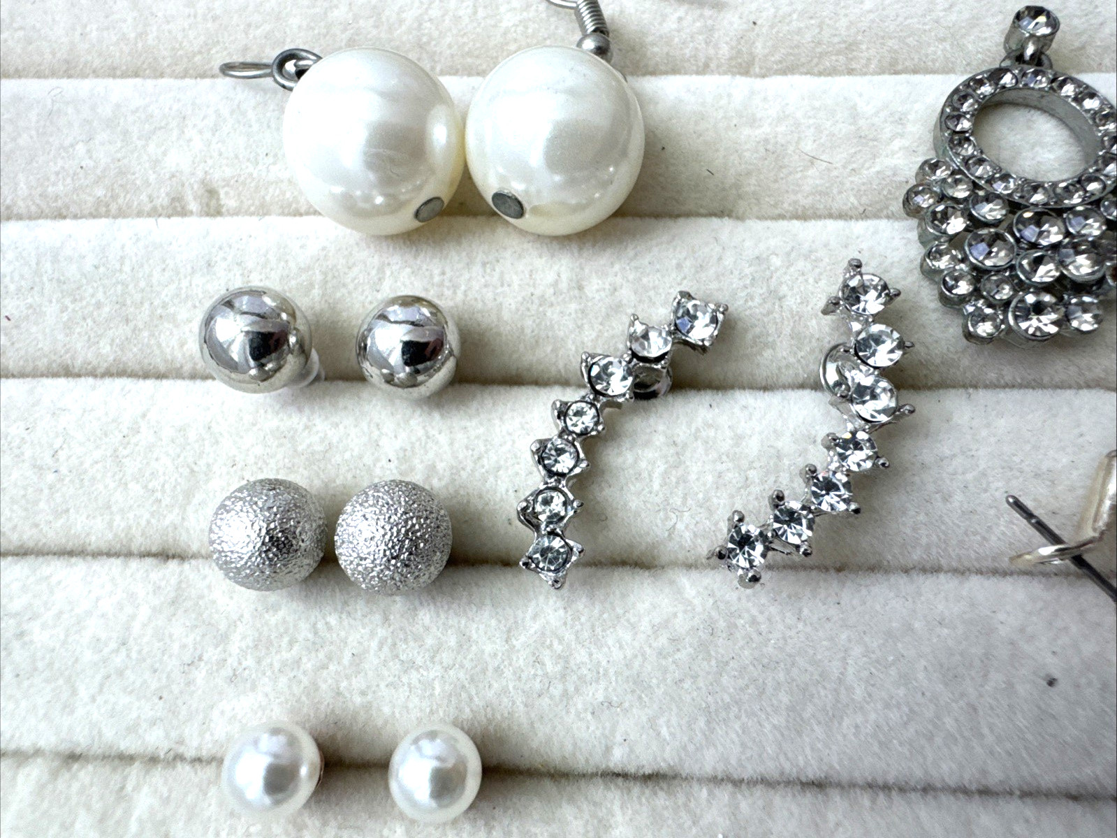 y2k 1990s STATEMENT Boho iridescent silver pearl glam career 8 pair Earrings Lot