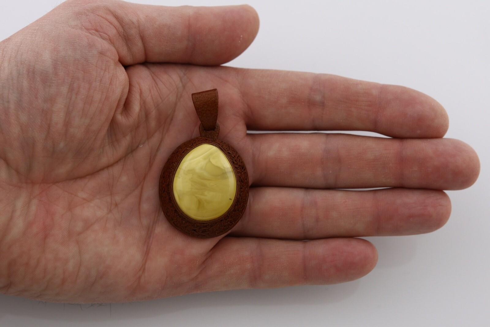 Genuine BALTIC AMBER Egg Yolk ARTISAN Leather Pendant Charm 15.7g 211208-14