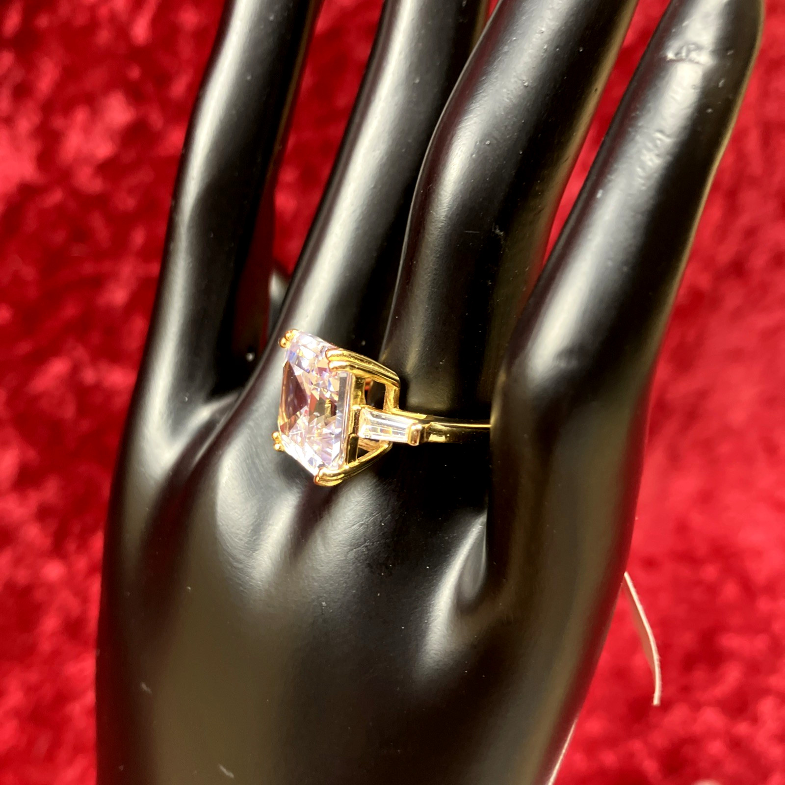Macy’s CZ Asscher Cut Center Stone Ring In Gold Plate Size 6 NWT RP $60