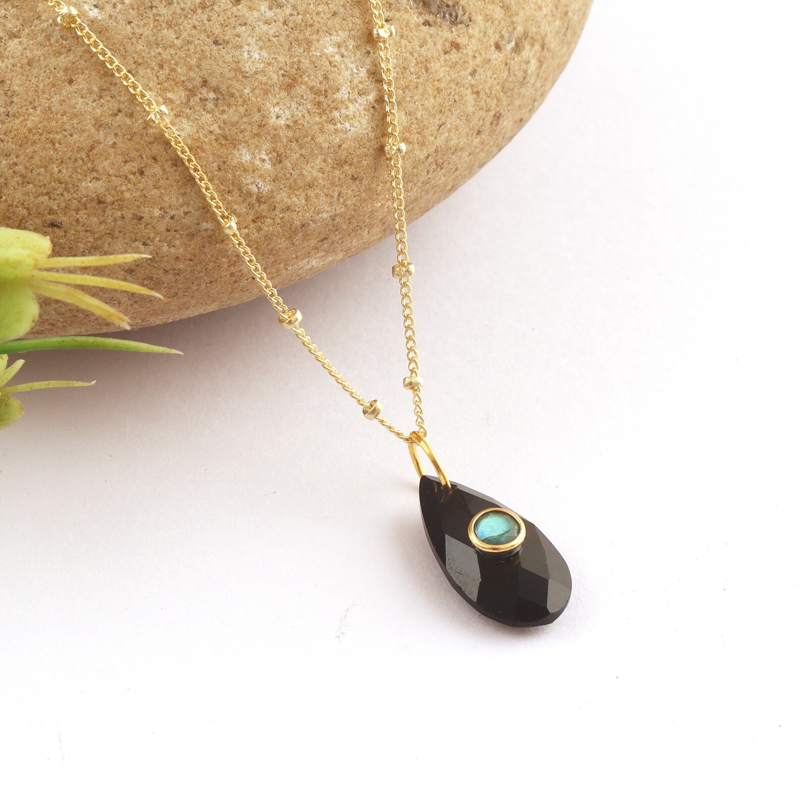 Good Quality Black Onyx With Labradorite Gold Plated Chain Necklace Wedding Gift