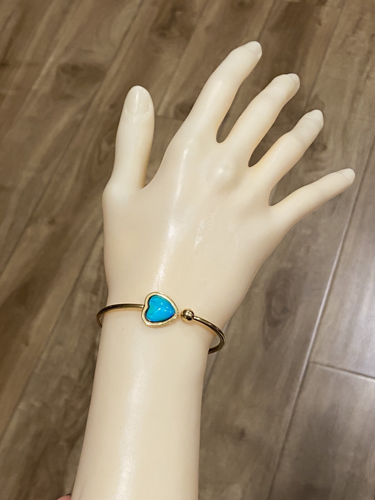 Heart Shape Mood Color Changing Love Bracelet- Stainless Steel Gold Tone
