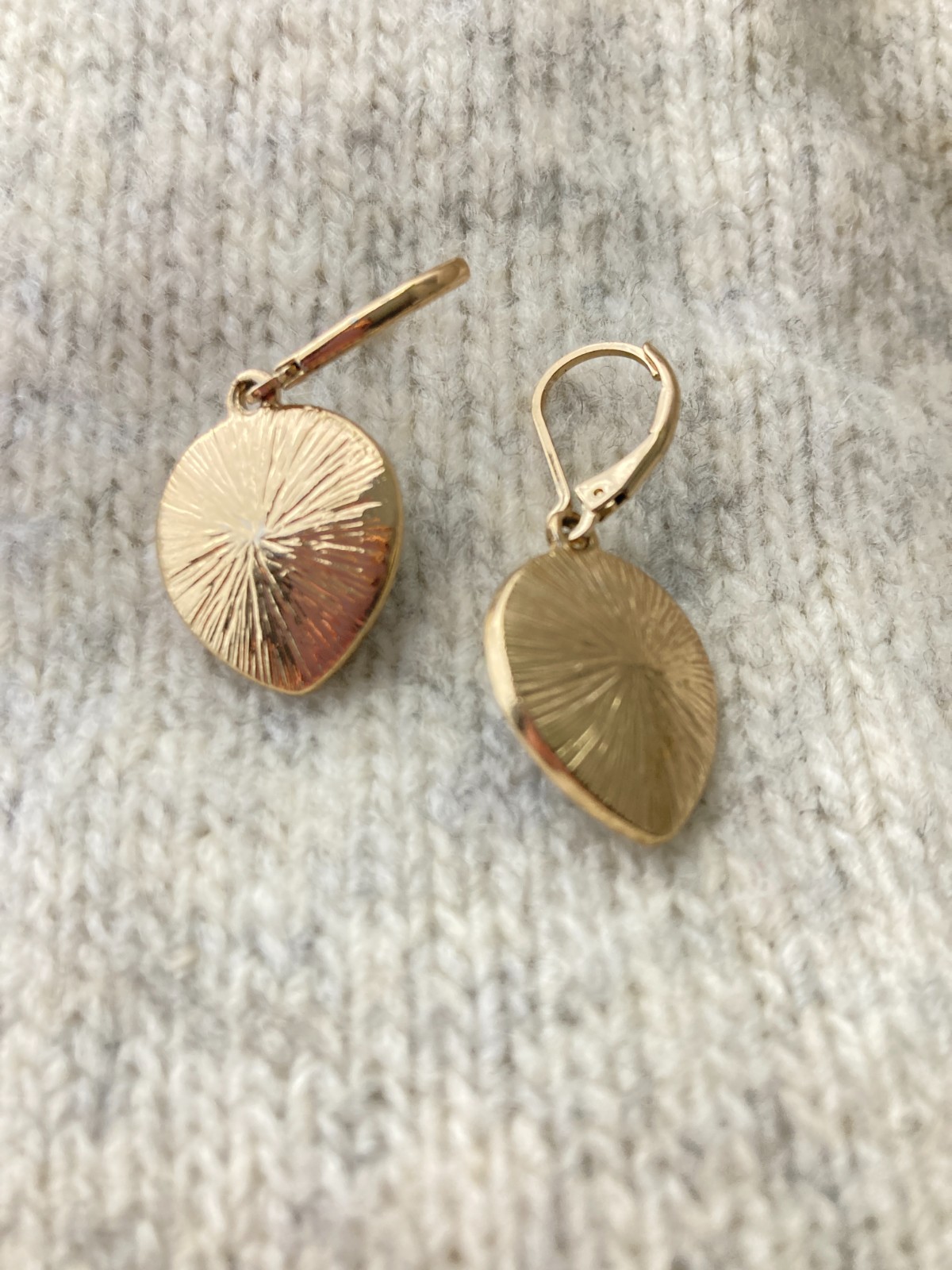 Faux Opal Pear Drop Dangle Earrings Gold Tone Iridescent Rhinestone Romantic