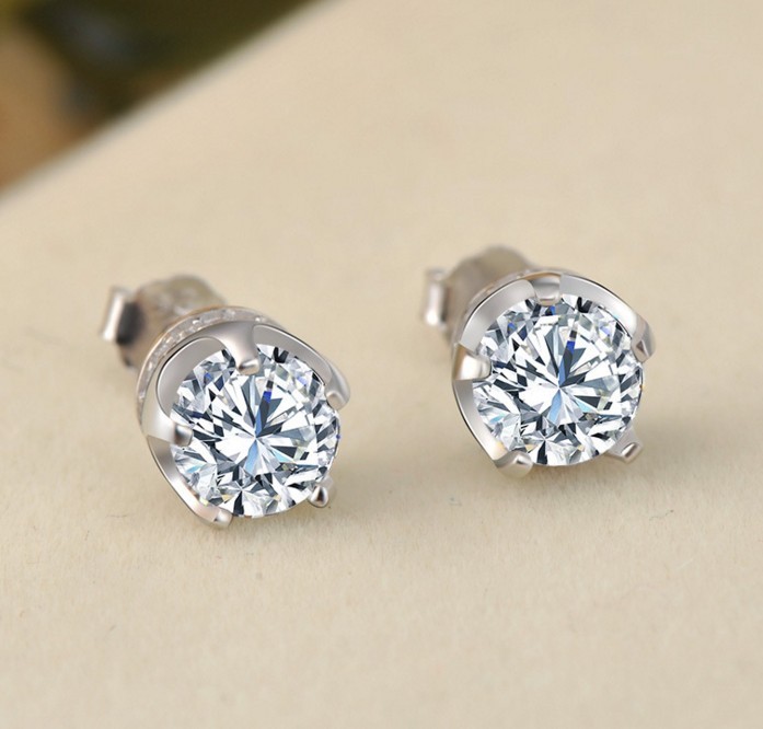 925 STERLING SILVER Diamonique Cubic Zirconia Crown STUD Earrings 8mm Gift L18