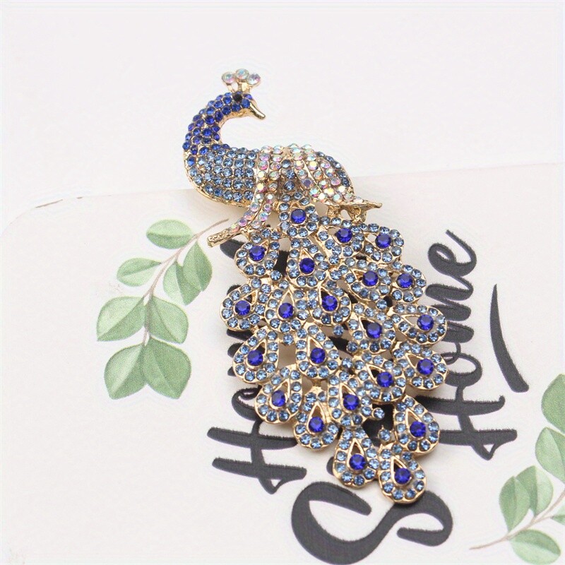 Elegant Peacock Feather Brooch with Sparkling Rhinestones – Luxurious Alloy Pin