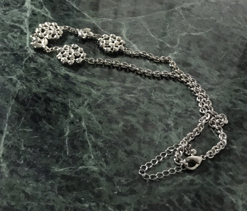 pink green floral Rhinestone necklace In Silver Tone / Very Good Condition