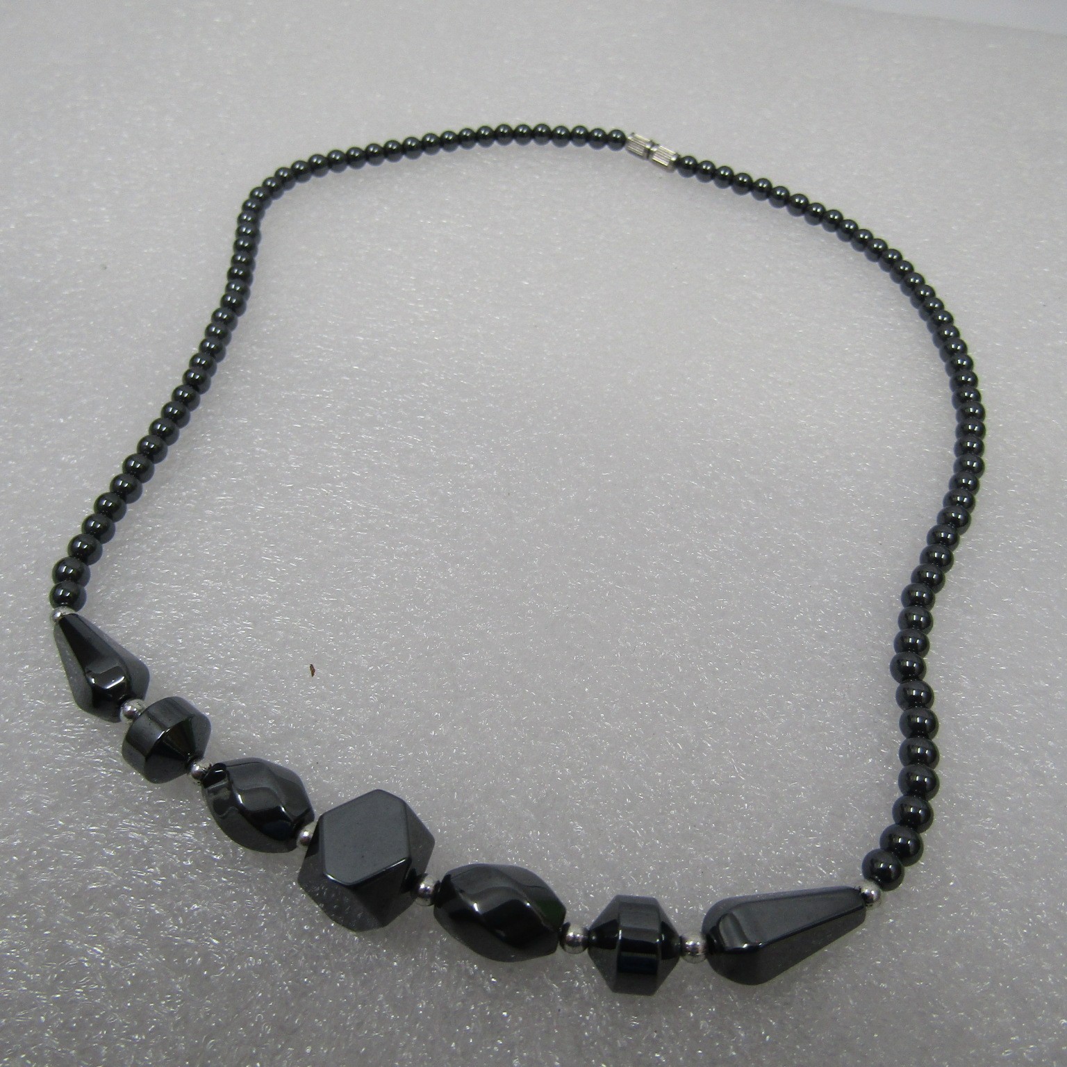 Women’s Jewelry Black Necklace Hematite Beads None Magnetic