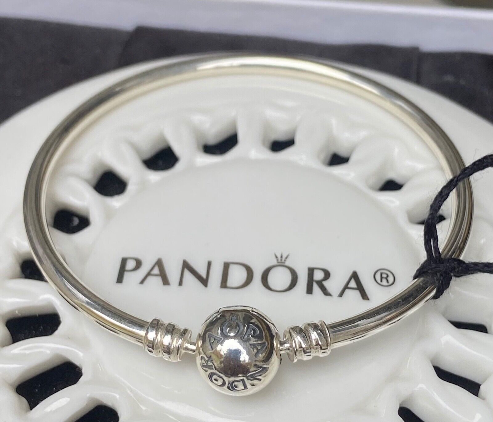 Authentic Pandora MOMENTS Bangle #590713