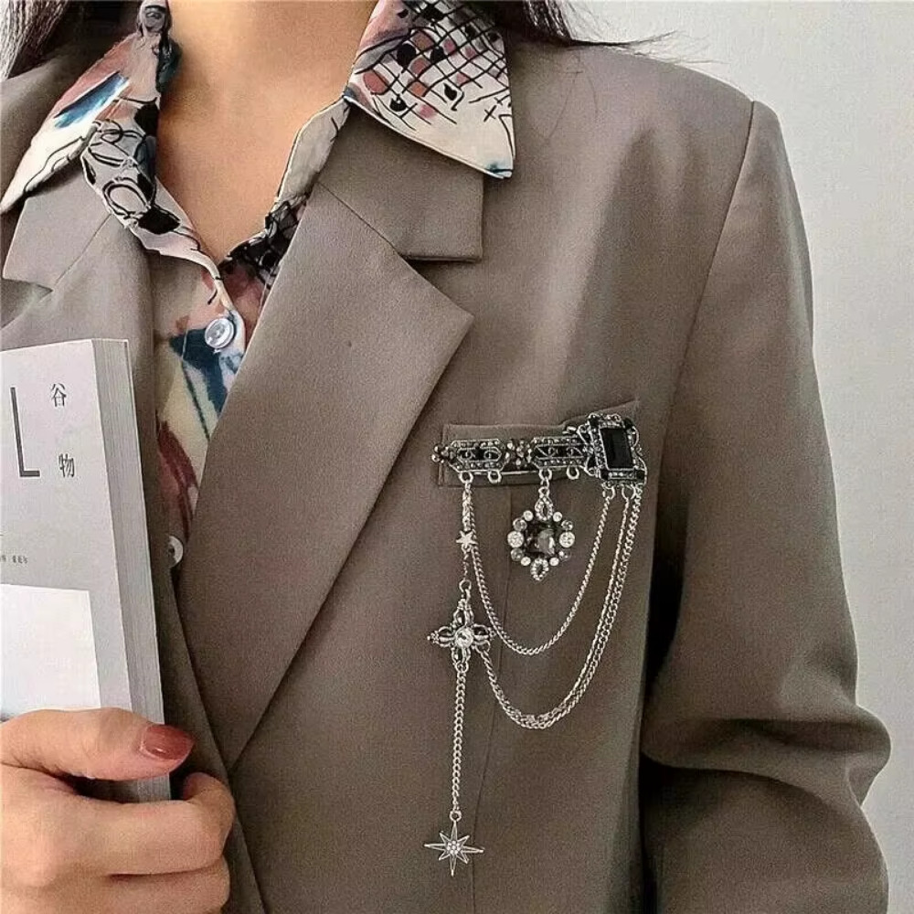 Fashion Black Gemstone Sparkling Rhinestone Star Tassel Chain Brooch Pin Jewelry