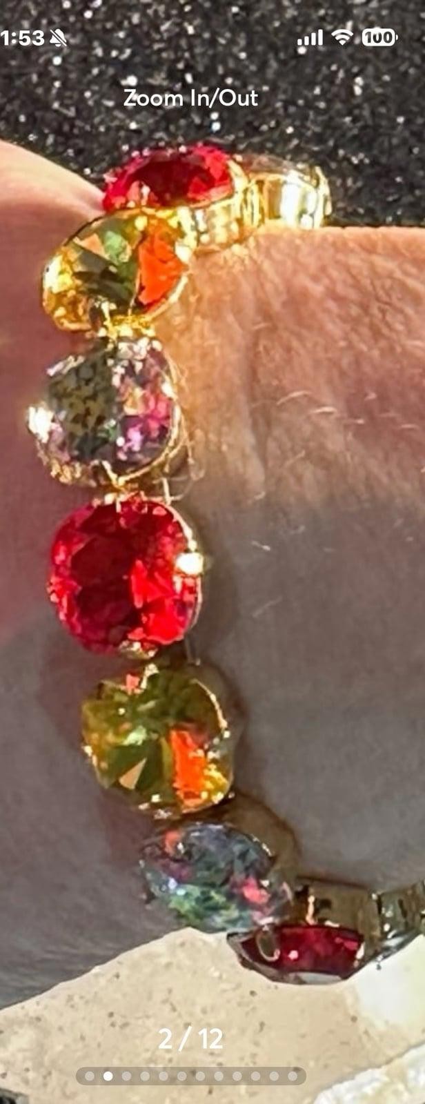 Bracelet Artisan Crafted Swarovski Crystals 2 Ct each stone stretch bracelet New