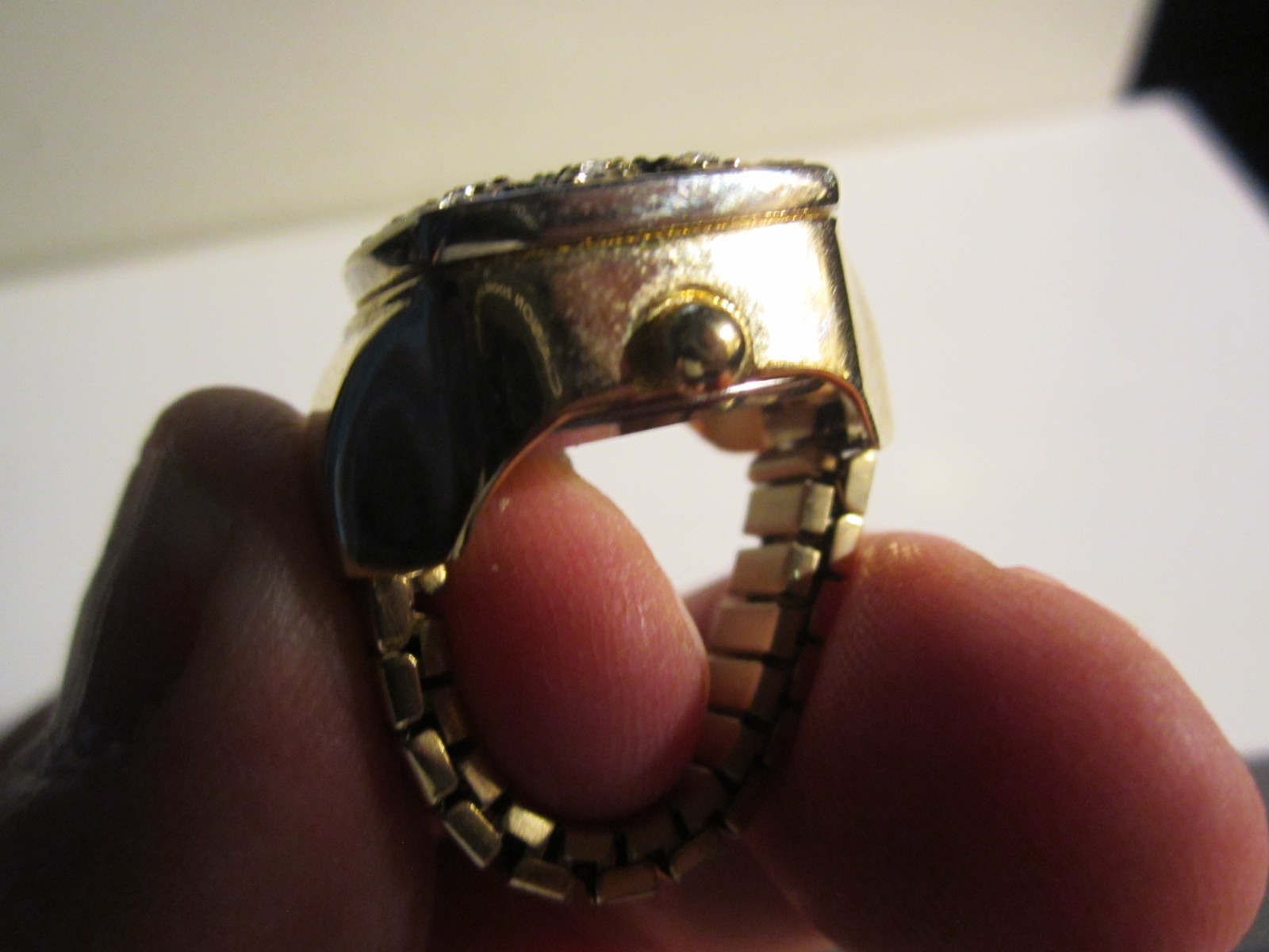 2 WATCH CLOCK RINGS -BOTH FANCY DESIGNS AND NEED BATTERIES TO RUN – OFC-R1
