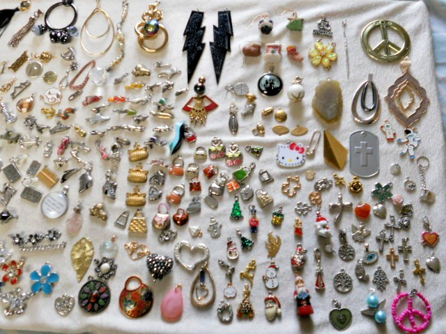 OVER 350 pcs Pendants / charms jewelry making lot see all pcs sets themes shine